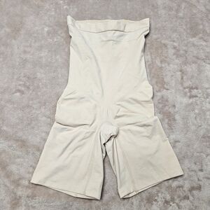 SPANX High-Waisted Shapewear Mid-Thigh Shorts Size L